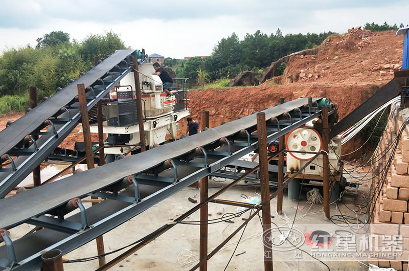 石頭加工沙子每噸成本多少錢？石頭加工沙子設(shè)備有哪些？