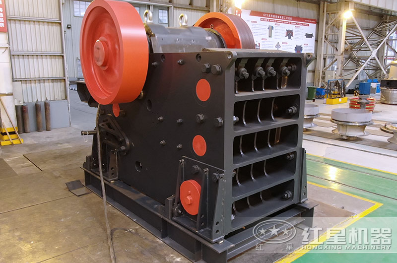 1200鄂破式破碎機(jī)時產(chǎn)多少噸？電機(jī)多大？附參數(shù)表