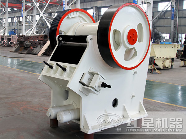對(duì)比傳統(tǒng)鄂破機(jī)，新一代歐版鄂式破碎機(jī)具有哪些優(yōu)勢？