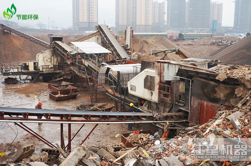 移動破碎機處理建筑垃圾，湖南客戶現(xiàn)場