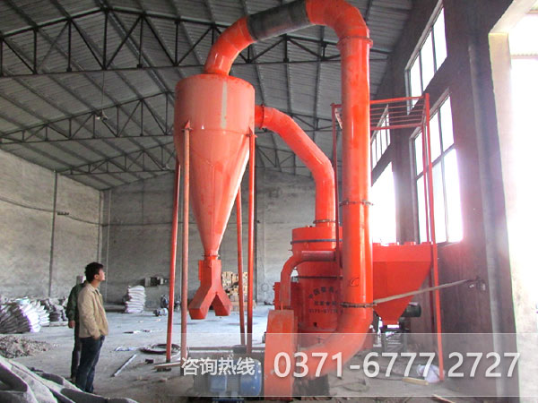 高嶺土微粉磨客戶(hù)作業(yè)現(xiàn)場(chǎng)