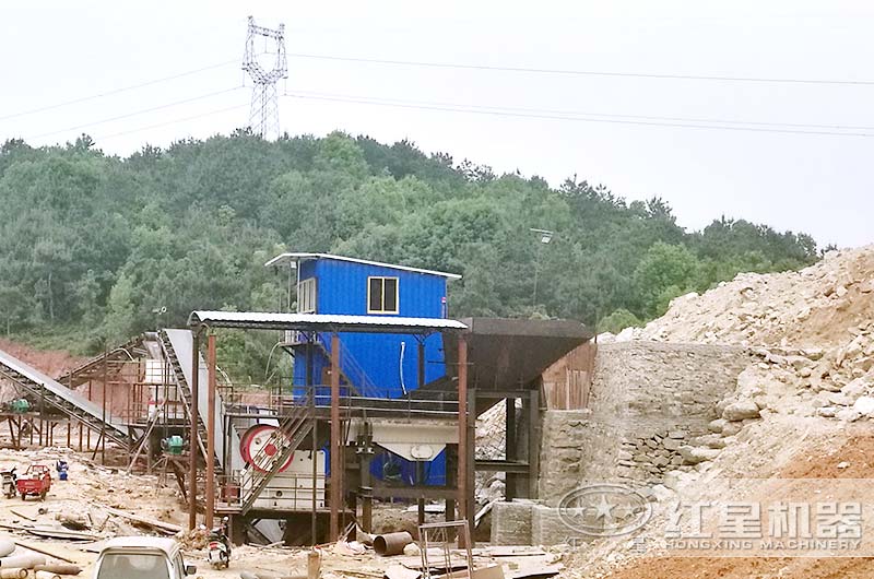 小型石頭破碎機(jī)成套多少錢(qián)？（內(nèi)附現(xiàn)場(chǎng)生產(chǎn)視頻）